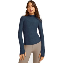 Womens Beyond Yoga Featherweight Moving On Pullover