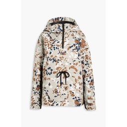 Camouflage-print hooded half-zip ski jacket