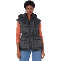 Womens Levis Belted Hooded Puffer Vests