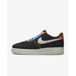 Nike Air Force 1 07 LV8