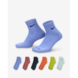 Nike Everyday Plus Cushioned