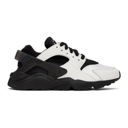 Black & White Air Huarache Sneakers 231011M237104