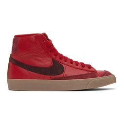 Red Blazer Mid 77 Vintage Layers of Love Sneakers 241011M236023
