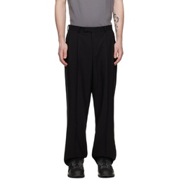 Black Two Tuck Trousers 231054M191004