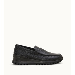 loafers in crocodile-printed leather