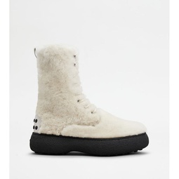 w. g. lace-up ankle boots in sheepskin