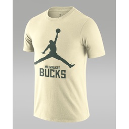 Milwaukee Bucks Essential