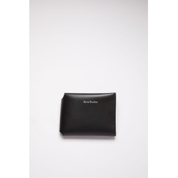 Leather trifold wallet - Black